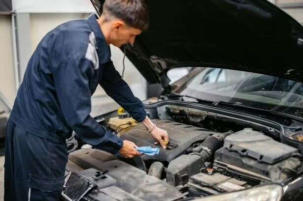 Mechanic warns 'X sign' means drivers have been 'ripped off' at garage