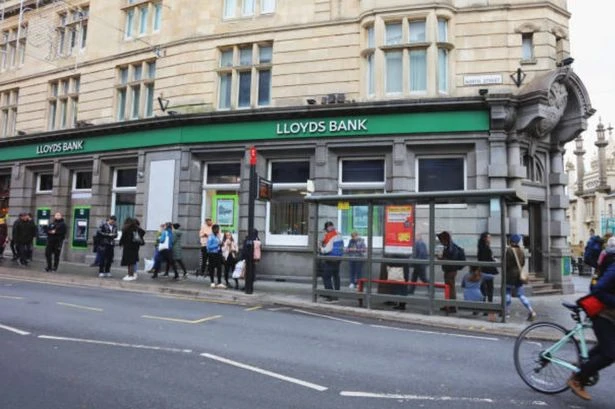 Lloyds Bank issues warning to all customers aged under 34 who are at risk