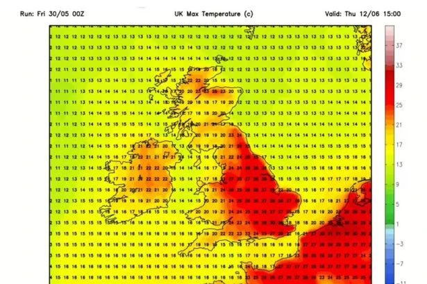 Exact date 30C 'heat bomb' to hit as new maps turn scarlet red