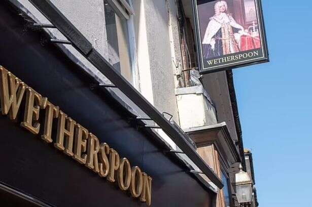 Wetherspoons boss Tim Martin sends warning to customers who buy pints