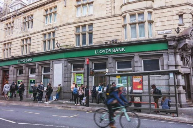 Lloyds axes bank account perk meaning thousands of customers face £270 fee