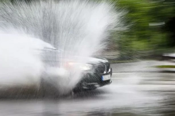 Drivers who drive on roads with puddles face £100 being taken from bank account