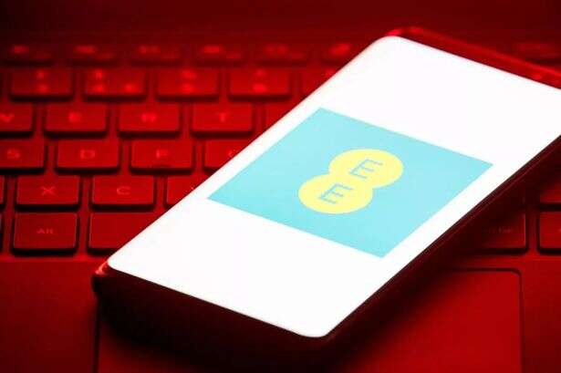 EE customers slapped with charges of up to £400 in billing blunder