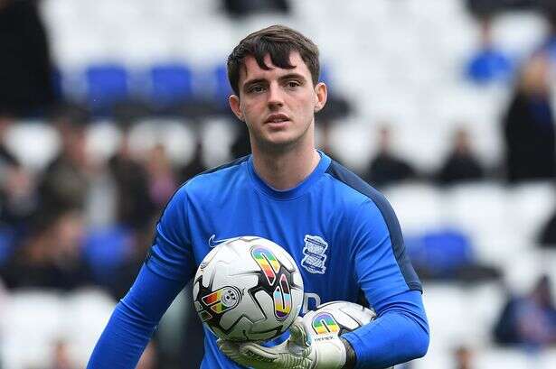 Birmingham City hand contract to goalkeeper who is 'really confident' with Chris Davies demand