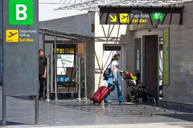 UK tourists in Tenerife issued urgent warning amid calls to 'get out onto street'