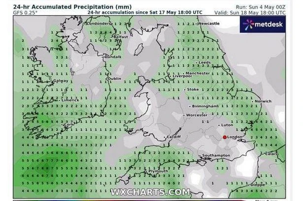 Weather map shows exact date 'rain bomb' to hit UK