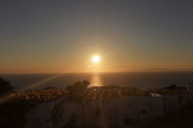 UK tourists heading to Greece warned 'cap' on Brits could be introduced
