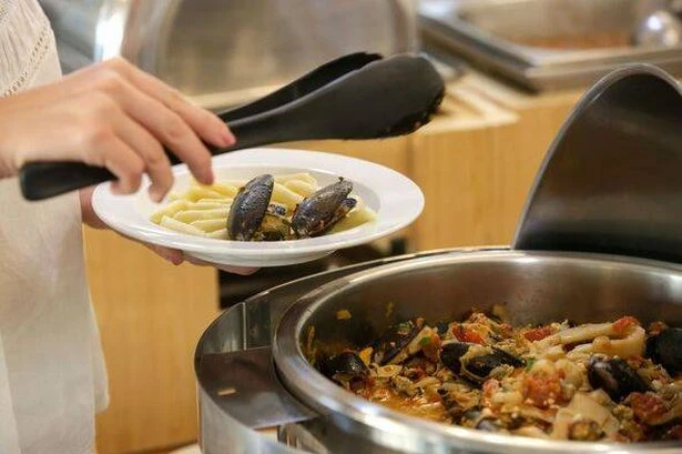 5 holiday food rules approved by a celebrity nutritionist to beat tummy troubles