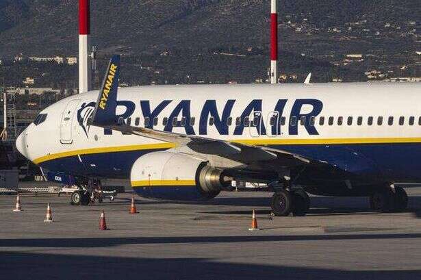 Ryanair passenger told to cough up £100 or go home due to size of bag straps