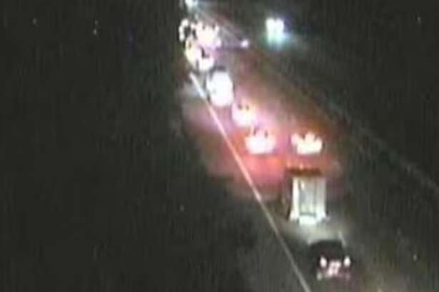 M40 closed northbound as serious crash involving several cars leaves drivers sitting in dark