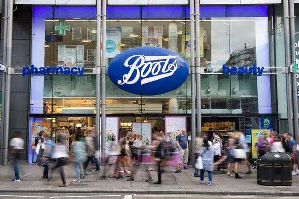 Boots' luxury beauty gift set with 3 freebies reduced by £53 - and fans are snapping it up fast