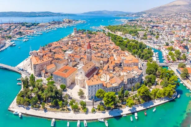 UK tourists in holiday hotspot warned over 