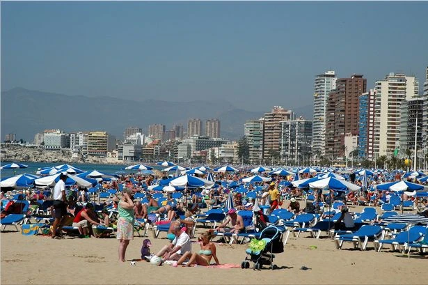 Spanish holiday hotspot put on lockdown as people told 'don't go outside'