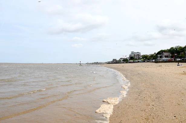 Girl, 15, dies in river as coroner issues 'swimming on full stomach' warning