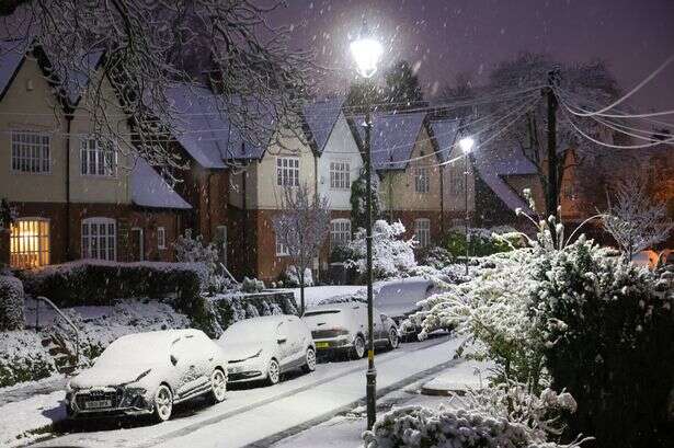 UK cold snap could trigger £25 payments to thousands of families over Christmas