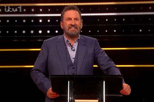 ITV The 1% Club's Lee Mack stunned as 14 contestants drop out on baffling early question