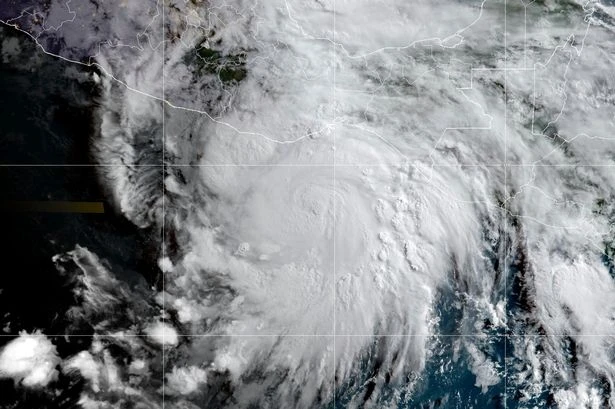 Hurricane Erick warning issued to Brits as 110mph winds to hit popular holiday destination