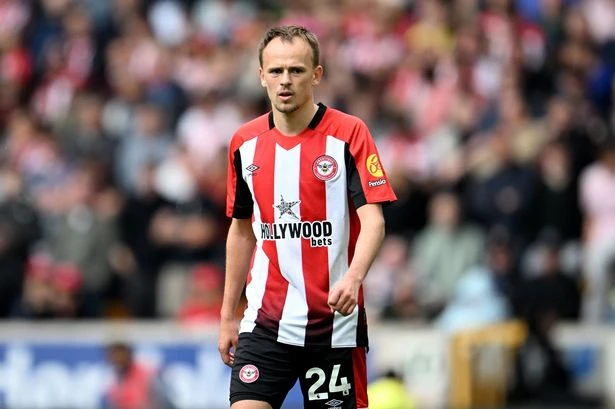 Aston Villa could take transfer advantage of uncertainty at Premier League rivals