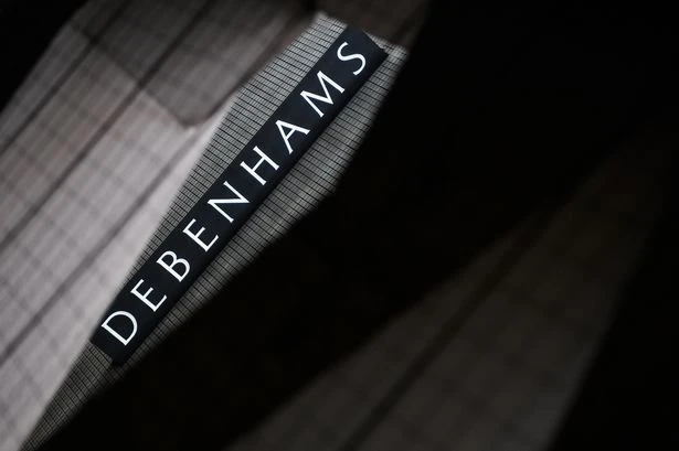 Debenhams reduces summer door wreath by £60 and shoppers 'absolutely love it'