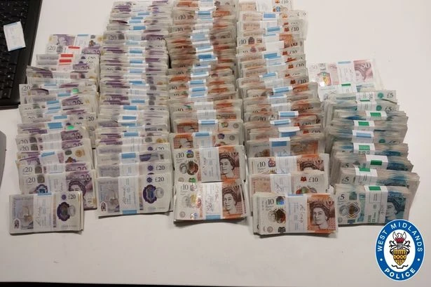 Police seize £115k in notes, cocaine and heroin during raid