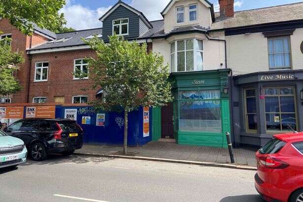 Former Thai restaurant with large flat in desirable Birmingham suburb to go under the hammer