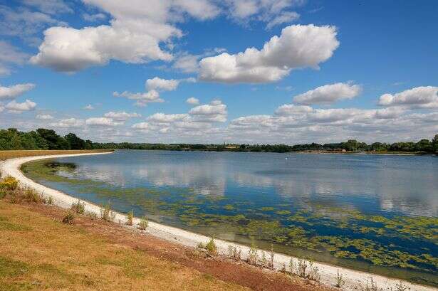 The dazzling reservoir walk near Birmingham that looks like it is in the Mediterranean