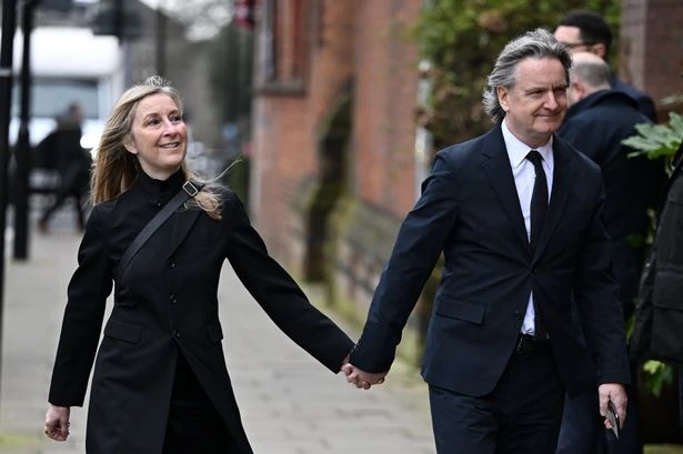 Fiona Phillips' husband issues two-word message to fans in emotional update