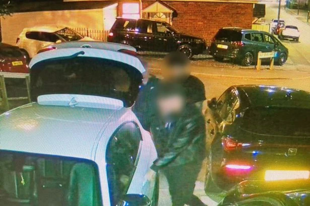 Moment men pour oil into coolant to 'trick owner into selling 'broken' BMW in Autotrader scam