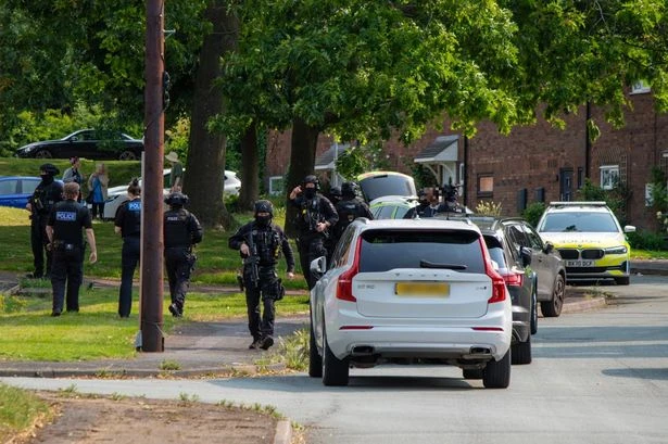 Tamworth schools placed in lockdown after man with machete alert