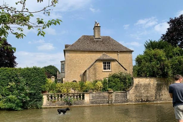 Inside prettiest 'chocolate box' village in England with charming pubs and 'seaside feel'