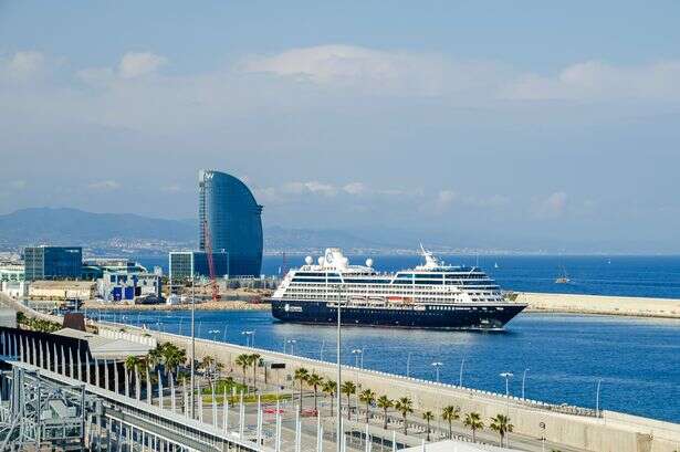 All cruise ship passengers warned about visiting Barcelona