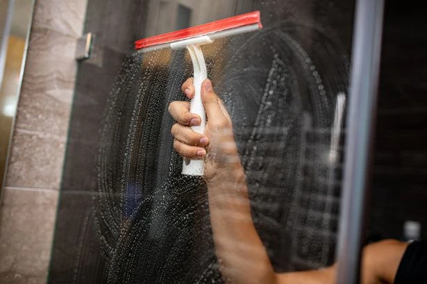 Police hunt mysterious Dudley 'window cleaner' who turned out to be thief