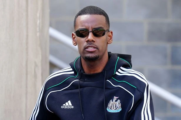 Alexander Isak stance on playing at Aston Villa emerges amid Newcastle United uncertainty