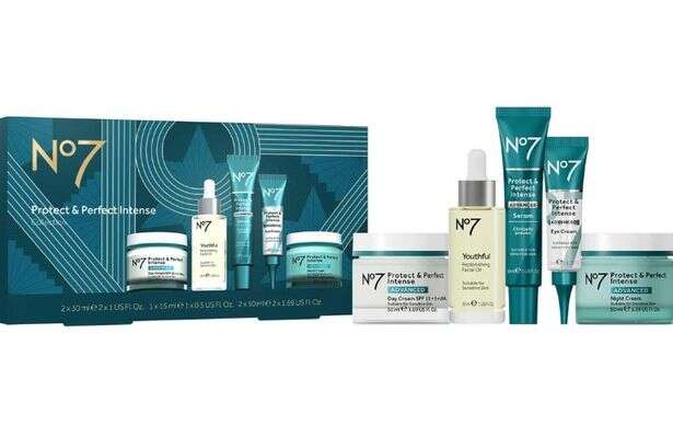 Boots selling 'fabulous' £120 No7 skincare set for just £50 'while stocks last'