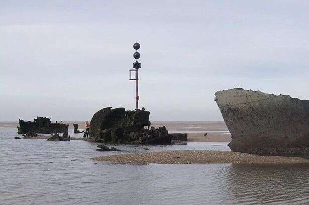 Holidaymaker dies after getting caught by tide on day out with granddaughter