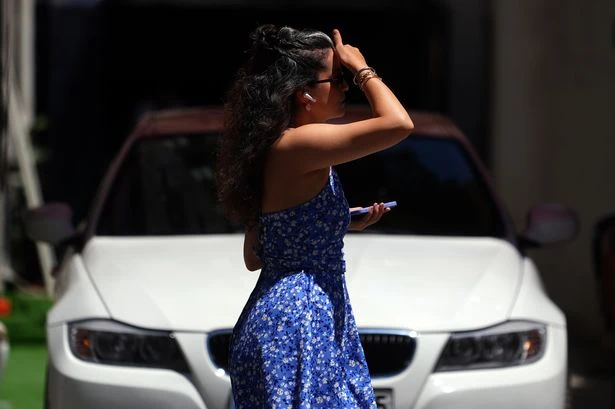 Amber heat alert issued as scorching 35C temperatures on way in hours as NHS 'likely affected'