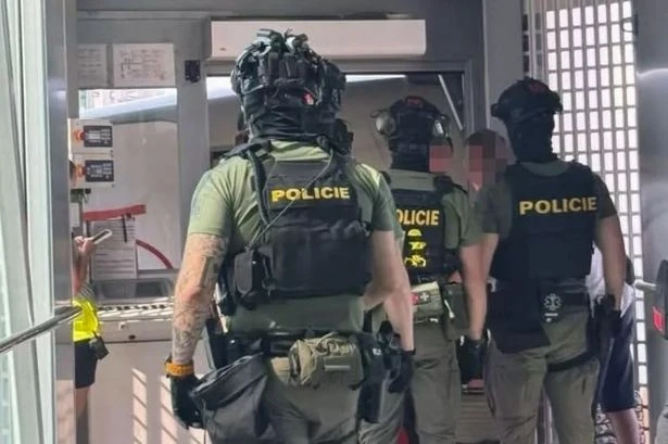 Jet2 plane from UK to Prague met by armed police upon landing
