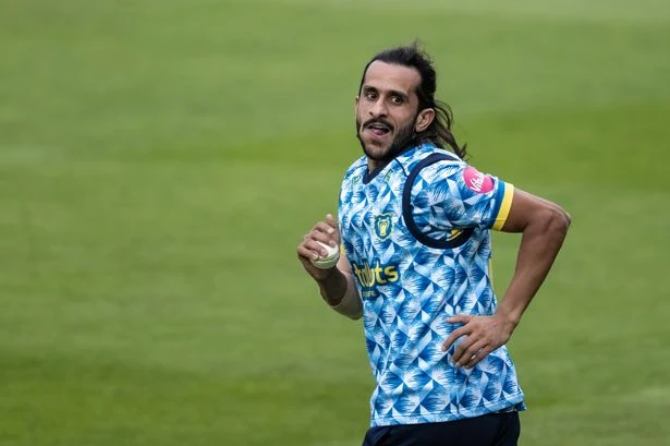 Hassan Ali steals the show with six wickets and hat-trick as Bears dismantle Derbyshire