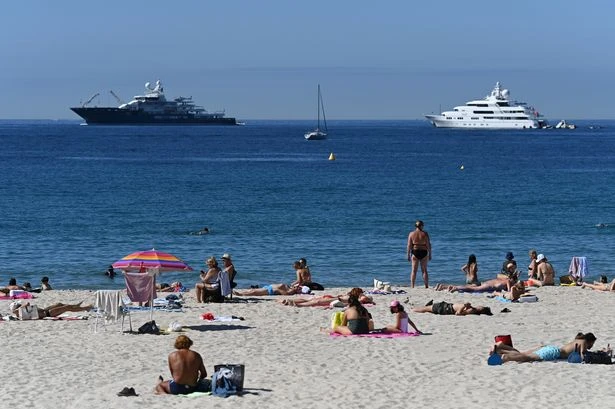 Holidaying Brits warned over new beach ban and risk 135 euro fine