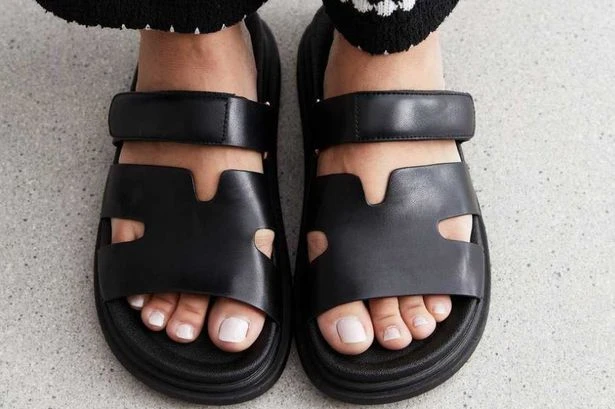 New Look's 'super cute' £28 sliders that look 'very similar' to Hermes