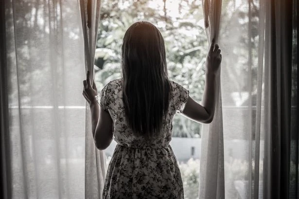 UK households urged to keep curtains and blinds open this autumn