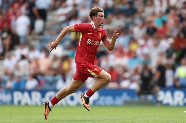 Liverpool teen has 'decided' on Birmingham City instead of Wrexham transfer