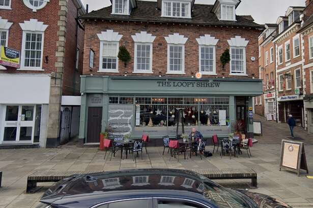 Taxi driver 'grabbed around throat' in scary ordeal outside restaurant