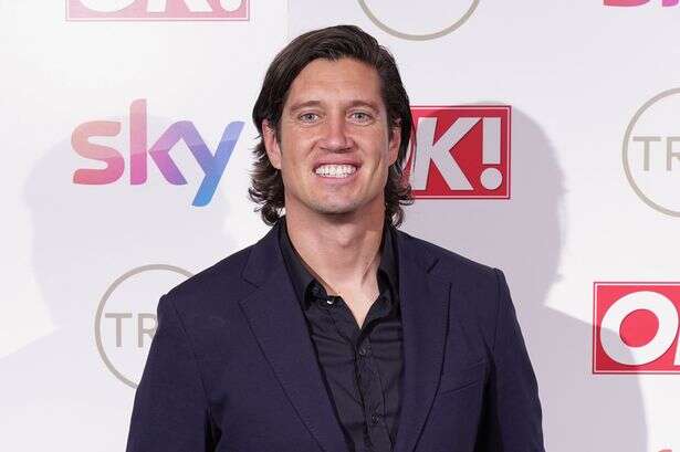 BBC Radio 2 presenter Vernon Kay says 'let me explain' as he's abruptly cut off air