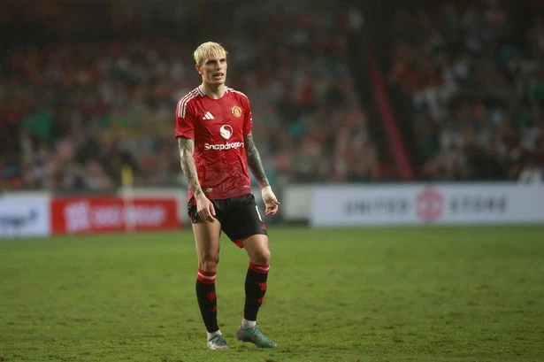 Man United set transfer fee demand if Aston Villa want Alejandro Garnacho