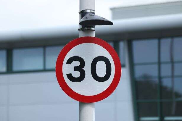 Lawyer explains why some speed limit signs are different colours and says 'grey area'