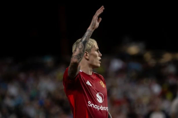 Alejandro Garnacho offered Man United exit help amid Aston Villa transfer links