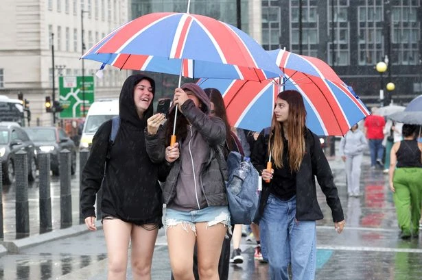 Met Office 'confirms' date 'hot' weather could return with temperatures rising above 30C