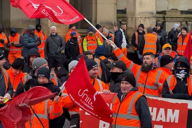 Birmingham bins strike protest live as workers claim they are 'undervalued and under attack'