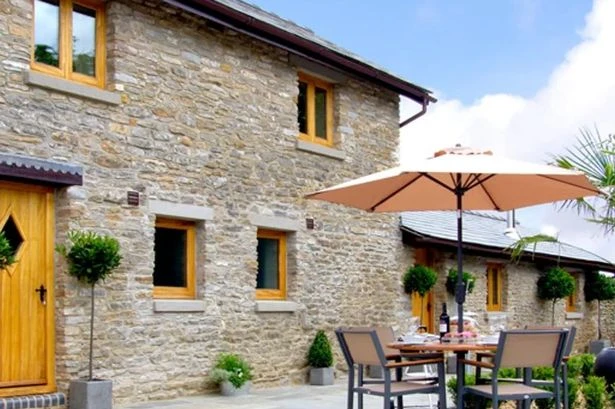 This converted barn is on a farm with alpacas and black sheep overlooking the 'beautiful' Wye Valley